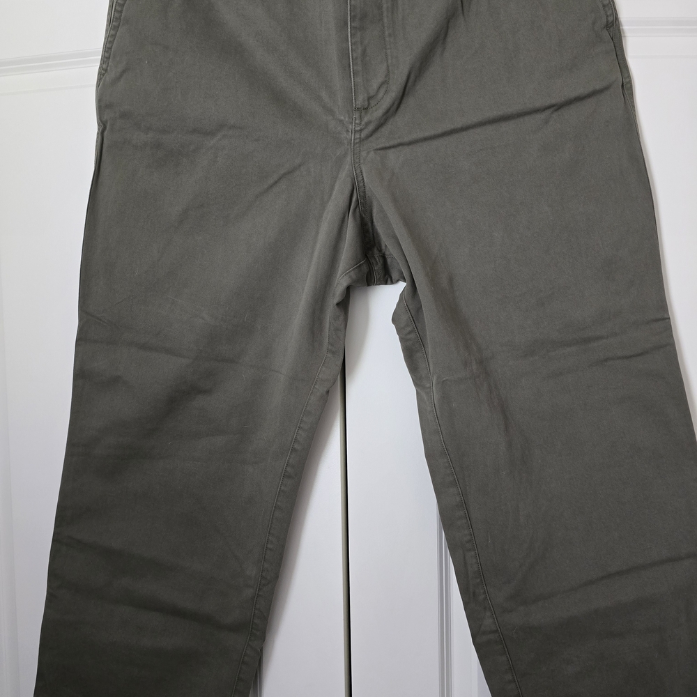 GAP Men's Classic Green Chinos